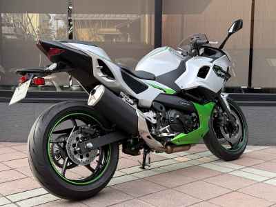Kawasaki Ninja 7 Hybrid 2025