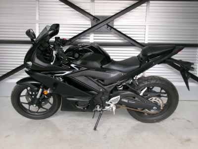 Yamaha YZF-R25 2021