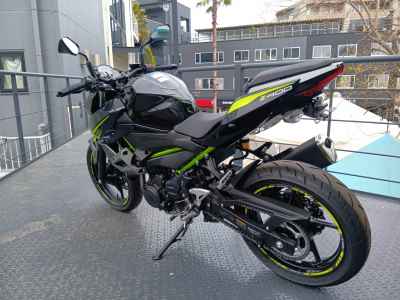 Kawasaki Z400 2022