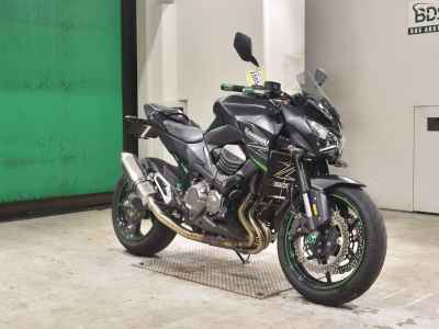 Kawasaki Z800 2021