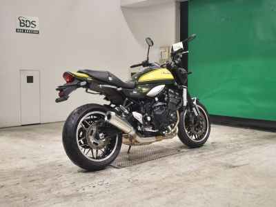 Kawasaki Z900RS 2023