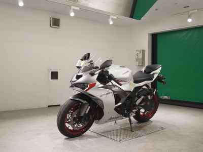 Kawasaki Ninja ZX-6R 2025