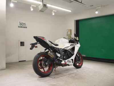 Kawasaki Ninja ZX-6R 2025