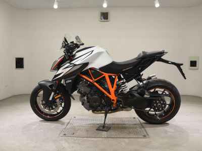 KTM 1290 Super Duke R 2021