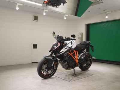 KTM 1290 Super Duke R 2021