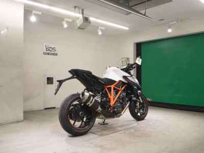 KTM 1290 Super Duke R 2021
