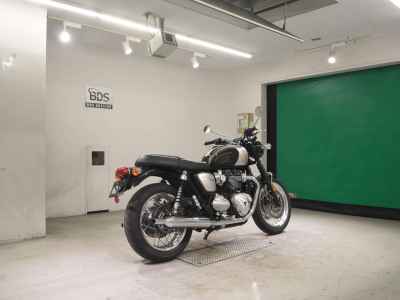 Triumph Bonneville T120 2025