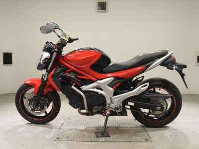 Suzuki Gladius SFV400 2010