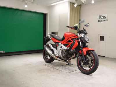 Suzuki Gladius SFV400 2010