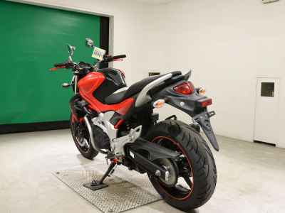 Suzuki Gladius SFV400 2010