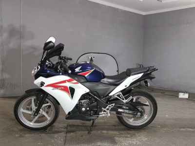 Honda CBR250R 2011