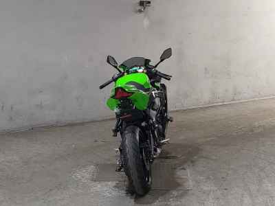 Kawasaki Ninja ZX-25R 2021