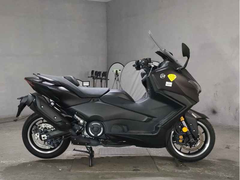 Yamaha TMAX 560 2025