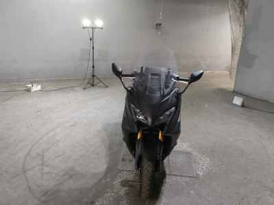 Yamaha TMAX 560 2025