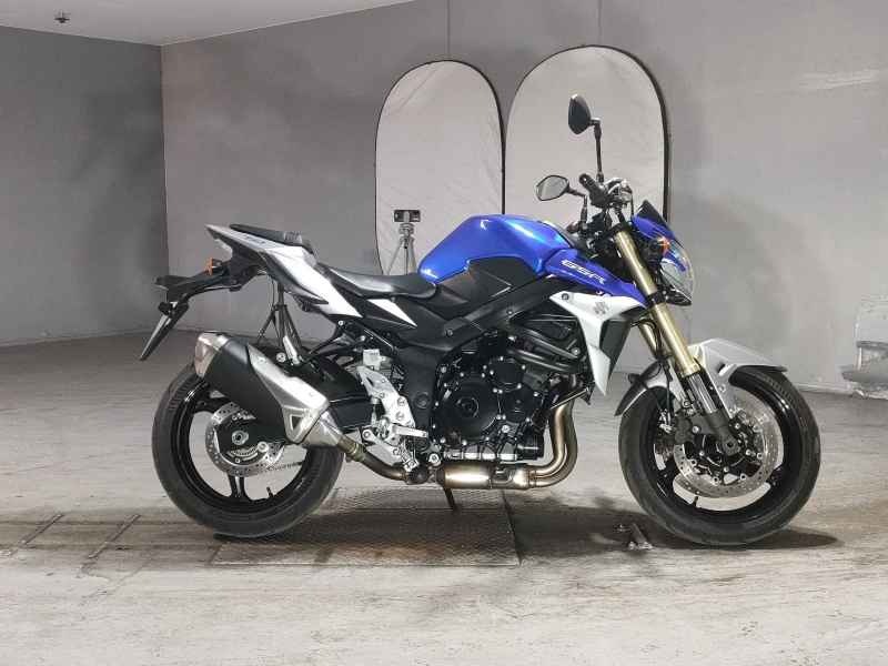 Suzuki GSR750