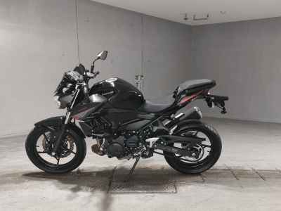 Kawasaki Z400 2025