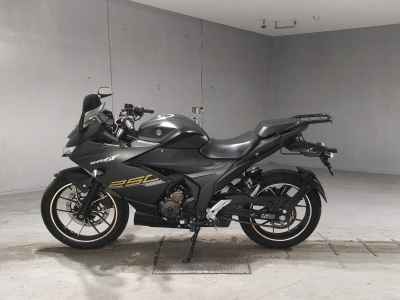 Suzuki GSX250 Katana