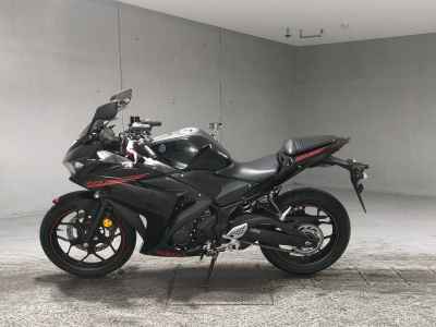 Yamaha YZF-R25 2015