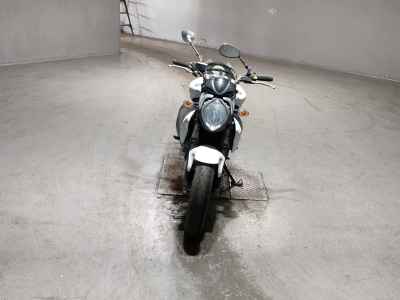 Suzuki Gladius SFV400 2010