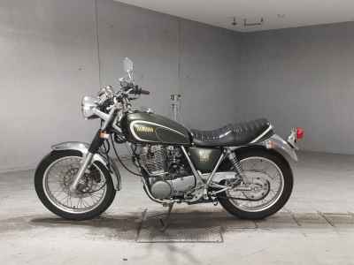 Yamaha SR400