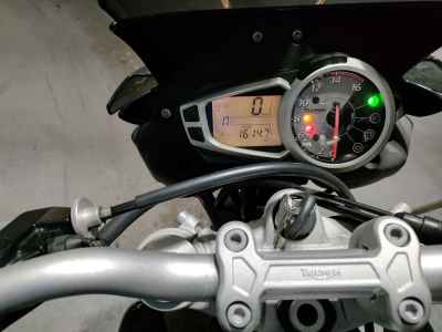 Triumph Street Triple 2012