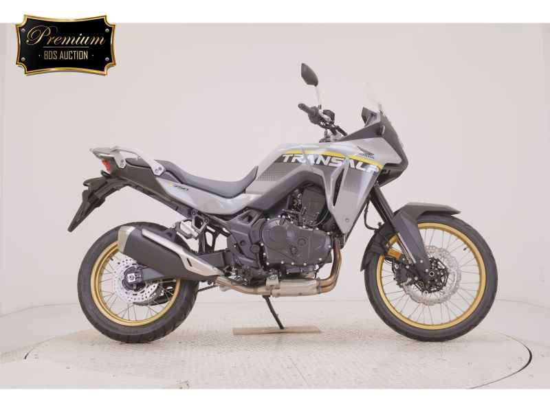 Honda CB400SFV Boldor 2025