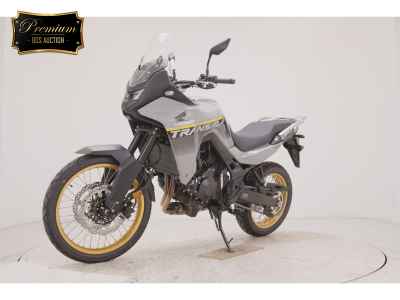 Honda CB400SFV Boldor 2025