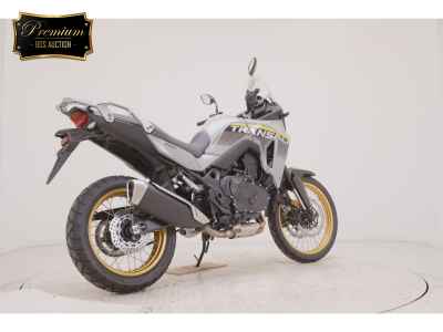 Honda CB400SFV Boldor 2025