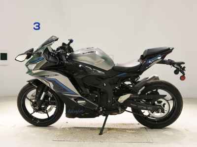Kawasaki Ninja ZX-25R KRT Edition 2024