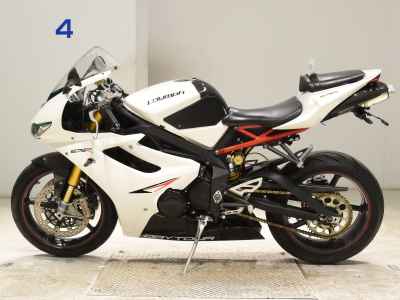 Triumph Daytona 675R 2011