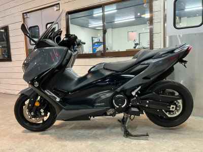 Yamaha TMAX 560 2021