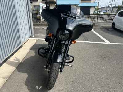 Harley-Davidson FLHXST 2023