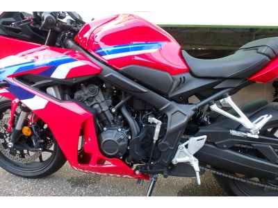 Honda CBR650R E-Clutch 2024