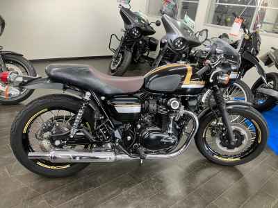 Kawasaki W800 2022