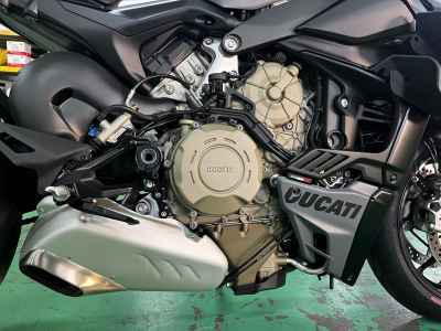 Ducati Streetfighter V4S 2024