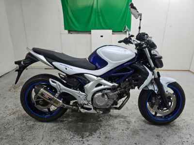 Suzuki Gladius SFV400 2010