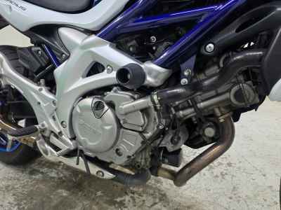 Suzuki Gladius SFV400 2010