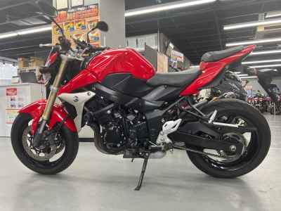Suzuki GSR750 2012