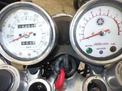 Yamaha SR400 2020