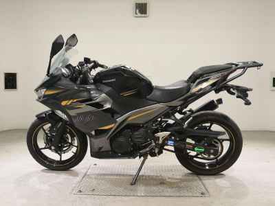 Kawasaki Ninja 400 2021