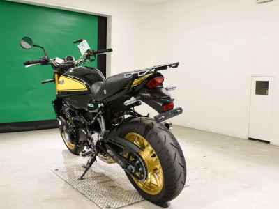 Kawasaki Z900RS SE 2025