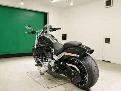 Harley-Davidson Breakout FXBR1920 2025