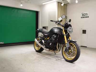 Kawasaki Z900RS SE 2025