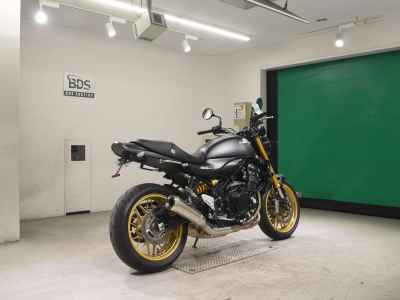 Kawasaki Z900RS SE 2025