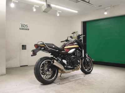 Kawasaki Z900RS 2025