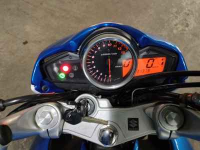 Suzuki GSR250