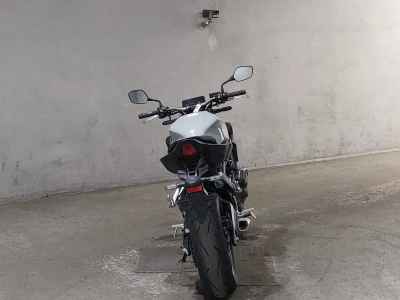 Honda CB650R E-Clutch 2024