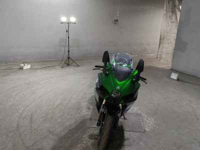 Kawasaki Ninja H2 SX 2023