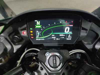 Kawasaki Ninja H2 SX 2023