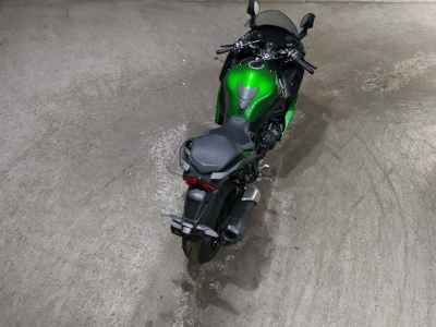 Kawasaki Ninja H2 SX 2023